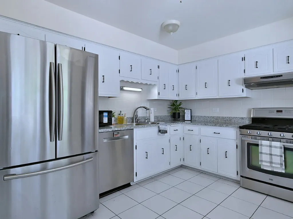 7014 Wilcox Avenue Darien IL 60561