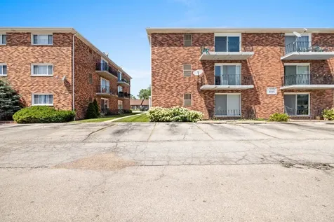5834 West 77th Street Burbank IL 60459