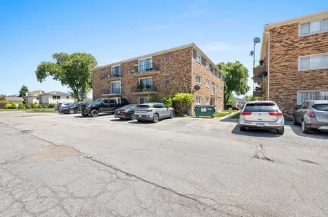 5834 West 77th Street Burbank IL 60459