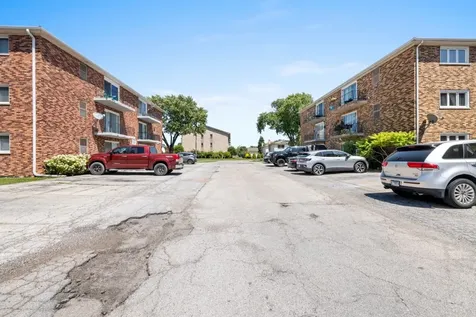 5834 West 77th Street Burbank IL 60459