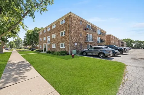 5834 West 77th Street Burbank IL 60459