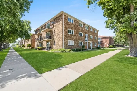 5834 West 77th Street Burbank IL 60459