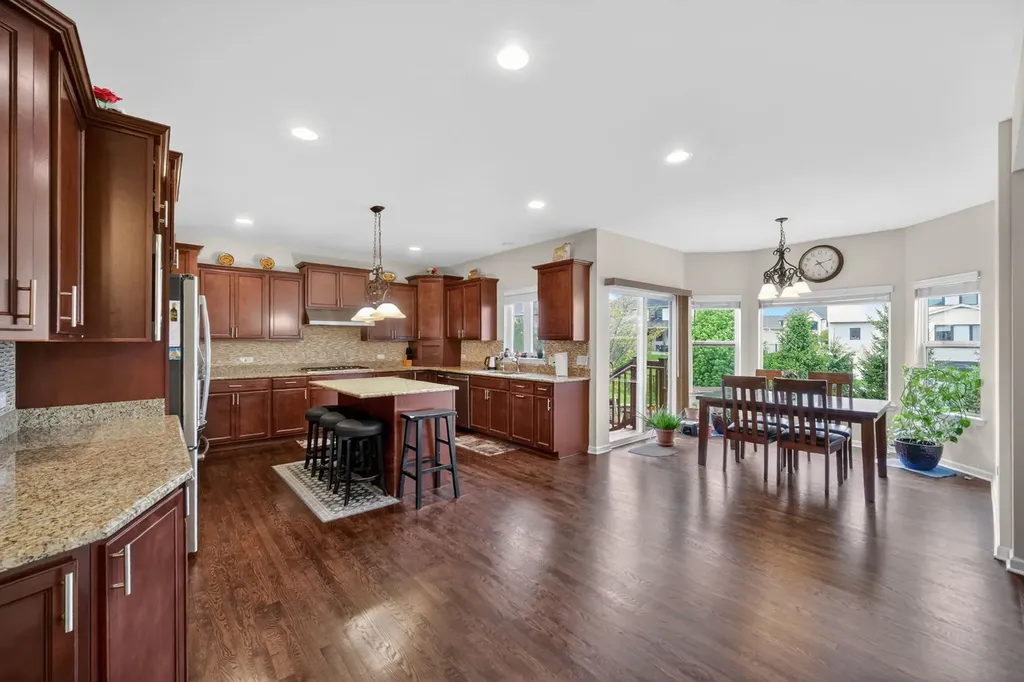 4231 Honey Locust Drive Naperville IL 60564