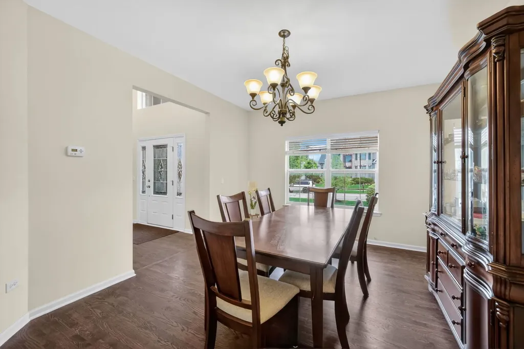 4231 Honey Locust Drive Naperville IL 60564