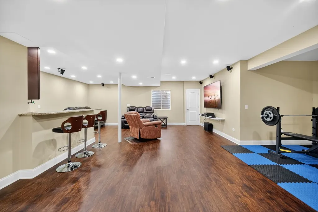 4231 Honey Locust Drive Naperville IL 60564
