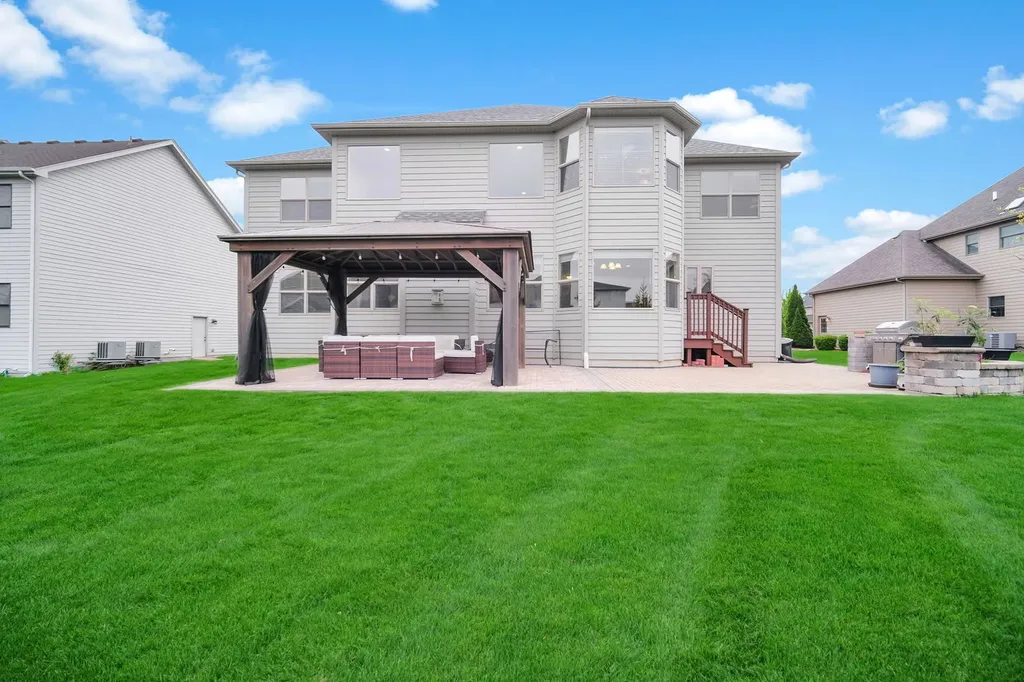 4231 Honey Locust Drive Naperville IL 60564