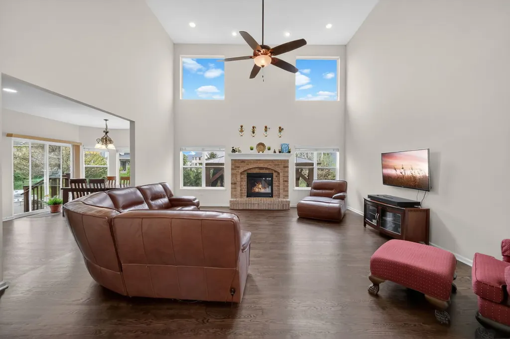 4231 Honey Locust Drive Naperville IL 60564
