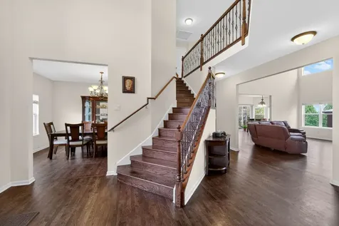 4231 Honey Locust Drive Naperville IL 60564
