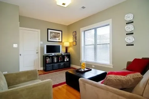 903 West Cornelia Avenue Chicago IL 60657