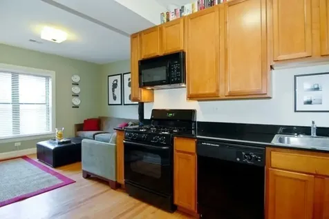 903 West Cornelia Avenue Chicago IL 60657