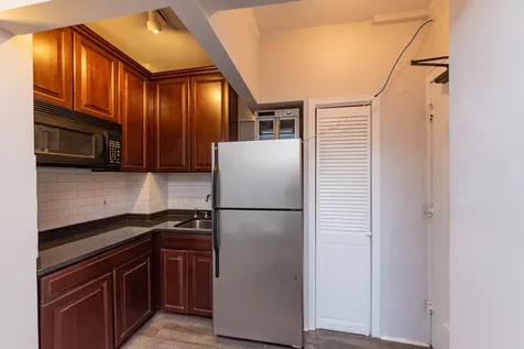 400 West Deming Place Chicago IL 60614