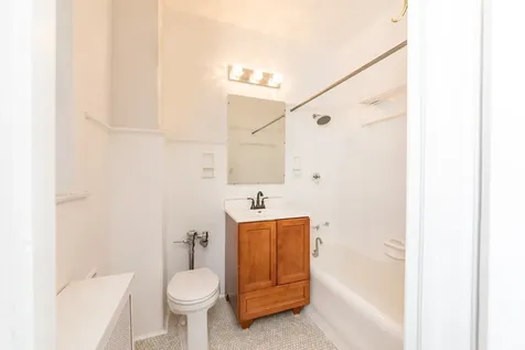 400 West Deming Place Chicago IL 60614