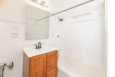 400 West Deming Place Chicago IL 60614