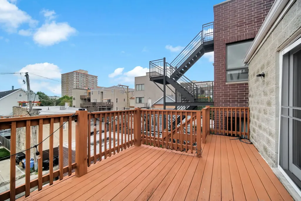 1214 West Ohio Street Chicago IL 60642