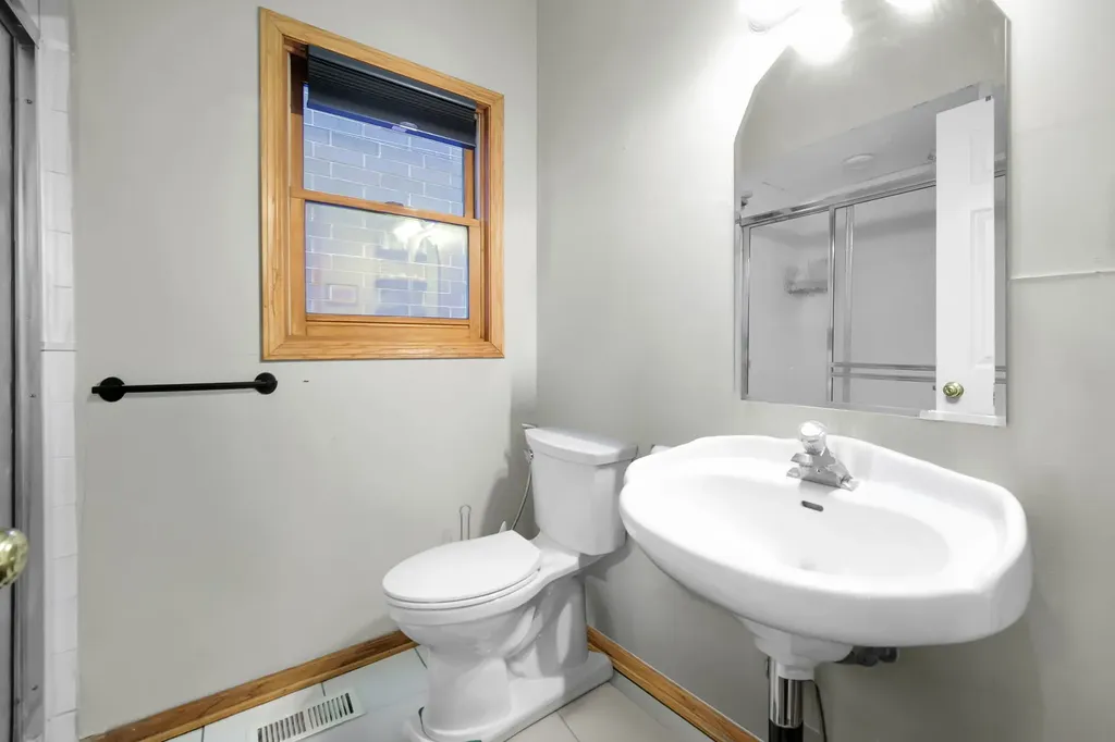 1214 West Ohio Street Chicago IL 60642