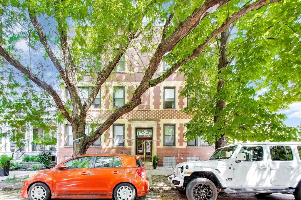 2046 West Cuyler Avenue Chicago IL 60618