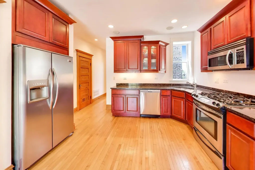 2046 West Cuyler Avenue Chicago IL 60618