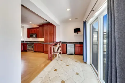 2046 West Cuyler Avenue Chicago IL 60618