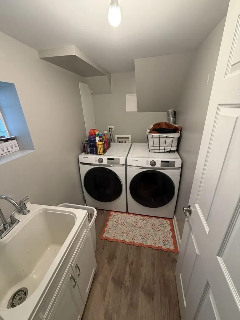 4921 West Catalpa Avenue Chicago IL 60630