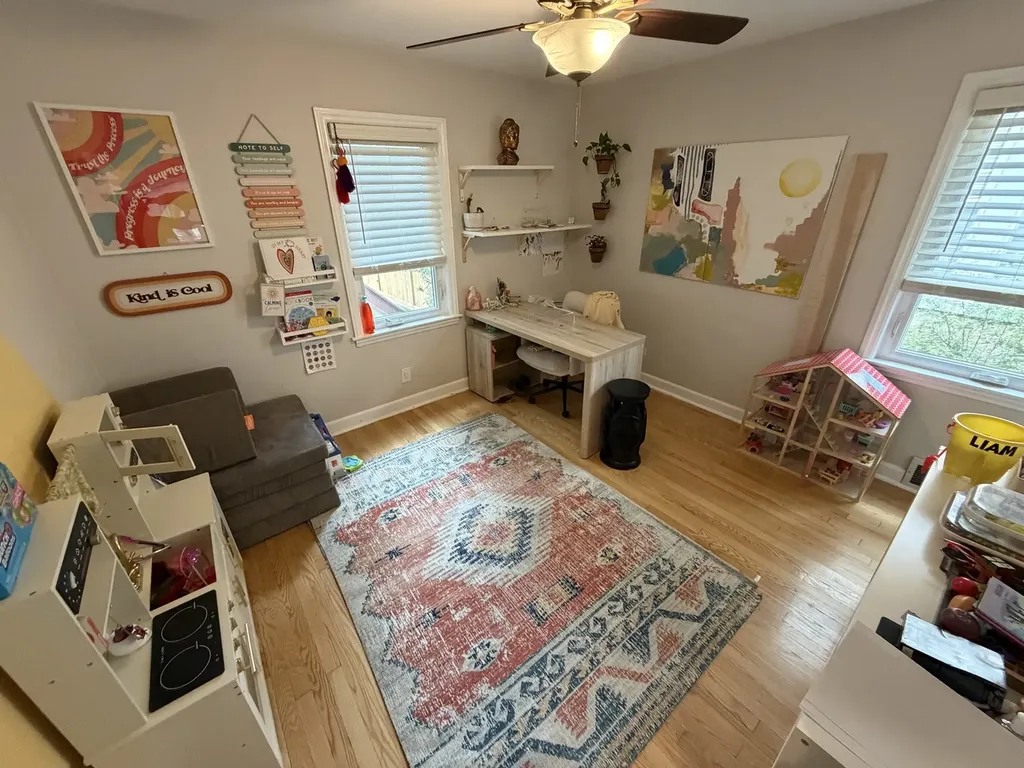 4921 West Catalpa Avenue Chicago IL 60630