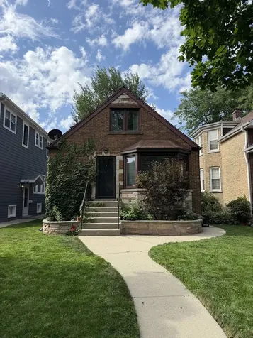 4921 West Catalpa Avenue Chicago IL 60630