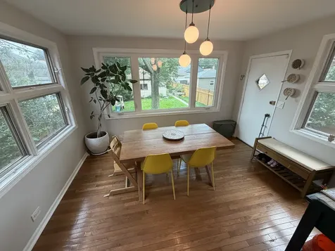 4921 West Catalpa Avenue Chicago IL 60630