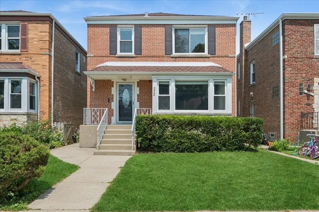 2924 West Jerome Street Chicago IL 60645