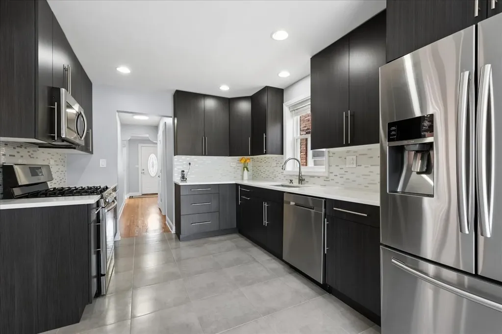 2924 West Jerome Street Chicago IL 60645