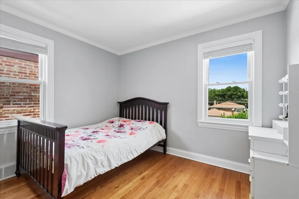 2924 West Jerome Street Chicago IL 60645