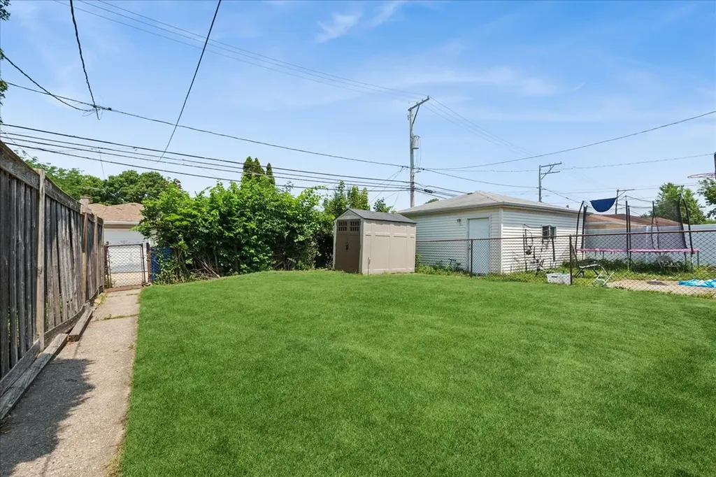 2924 West Jerome Street Chicago IL 60645