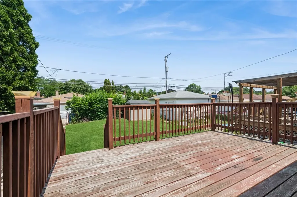2924 West Jerome Street Chicago IL 60645