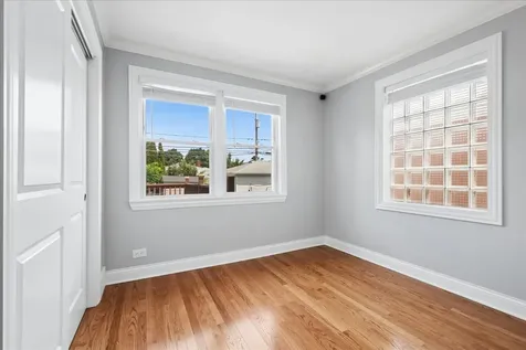 2924 West Jerome Street Chicago IL 60645