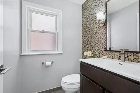 2924 West Jerome Street Chicago IL 60645