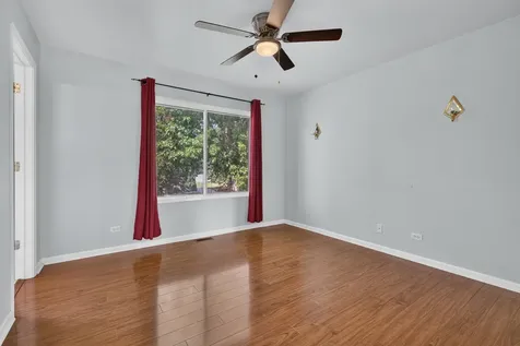 2005 Sutton Court Joliet IL 60435