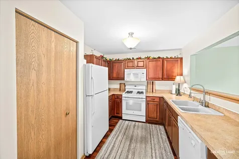 909 Four Seasons Boulevard Aurora IL 60504