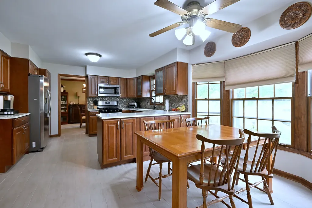 27W168 Chartwell Drive Winfield IL 60190