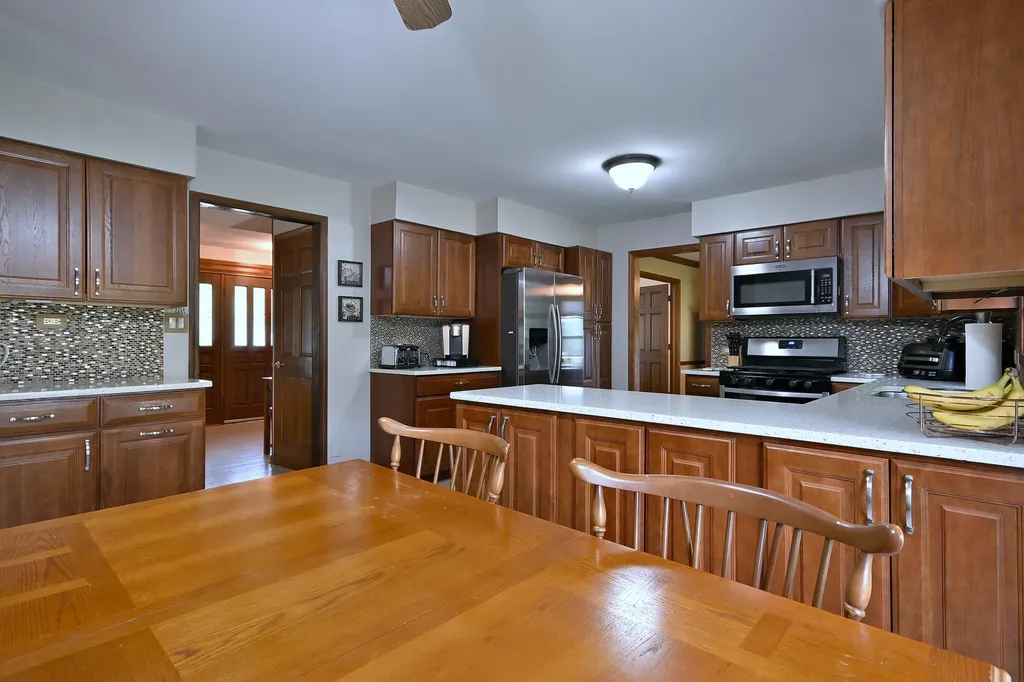 27W168 Chartwell Drive Winfield IL 60190