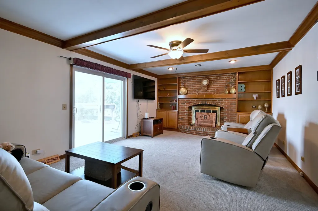 27W168 Chartwell Drive Winfield IL 60190