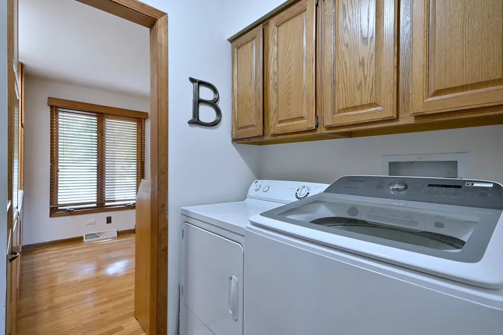 27W168 Chartwell Drive Winfield IL 60190