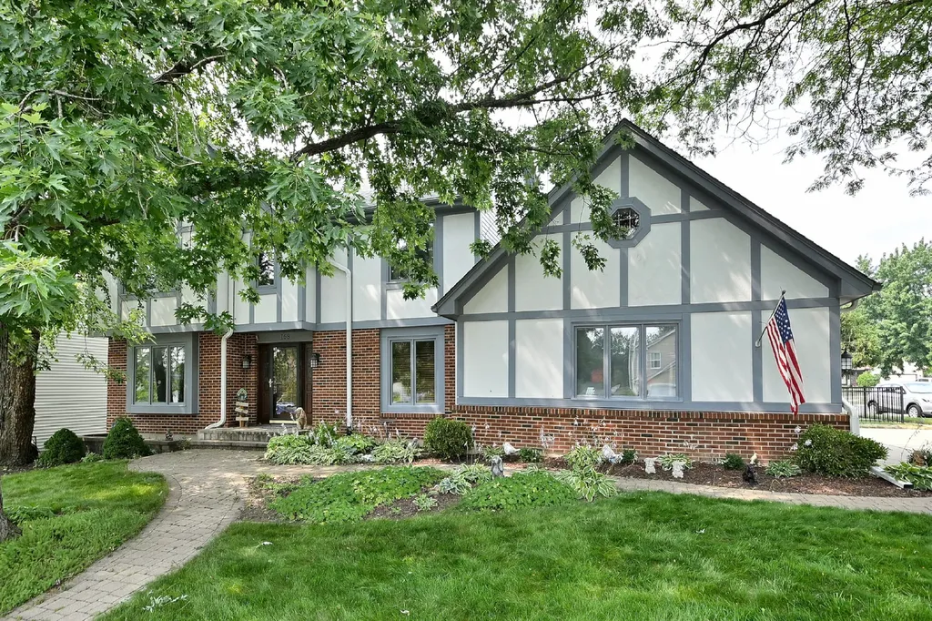 27W168 Chartwell Drive Winfield IL 60190