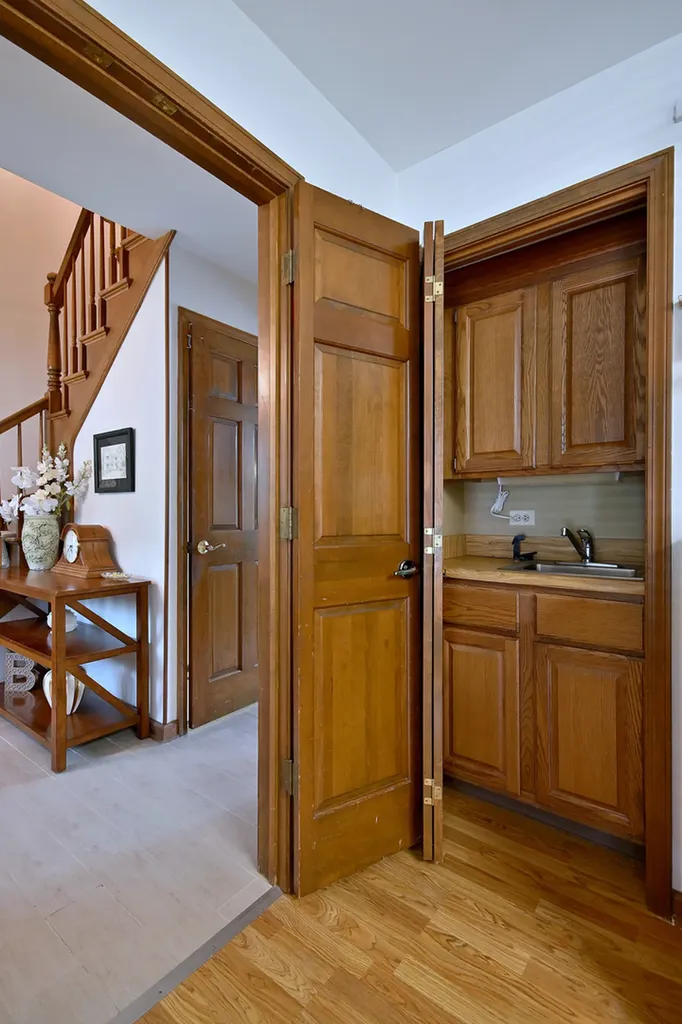 27W168 Chartwell Drive Winfield IL 60190