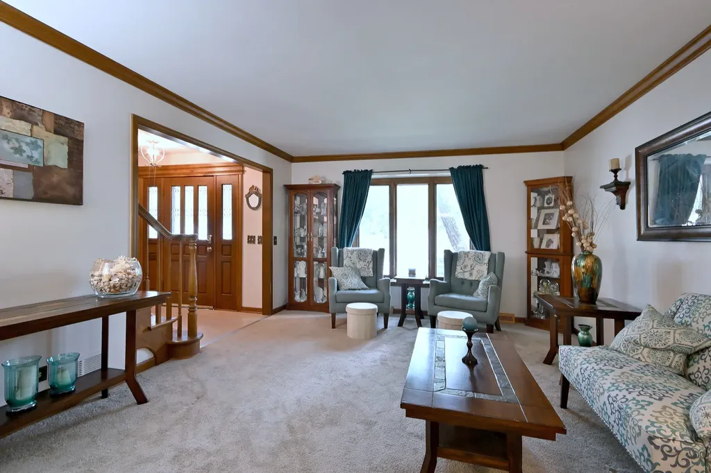 27W168 Chartwell Drive Winfield IL 60190