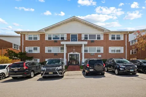 8440 West 95th Street Hickory Hills IL 60457