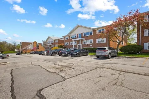 8440 West 95th Street Hickory Hills IL 60457