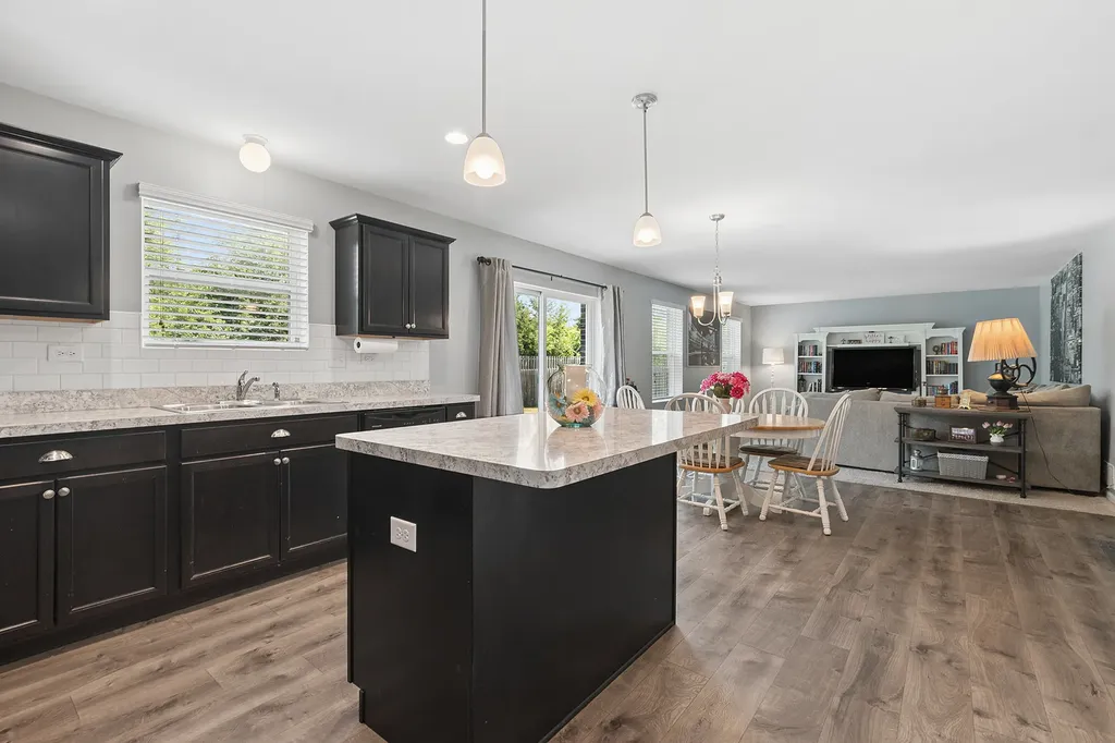 1651 Glenbrooke Lane New Lenox IL 60451