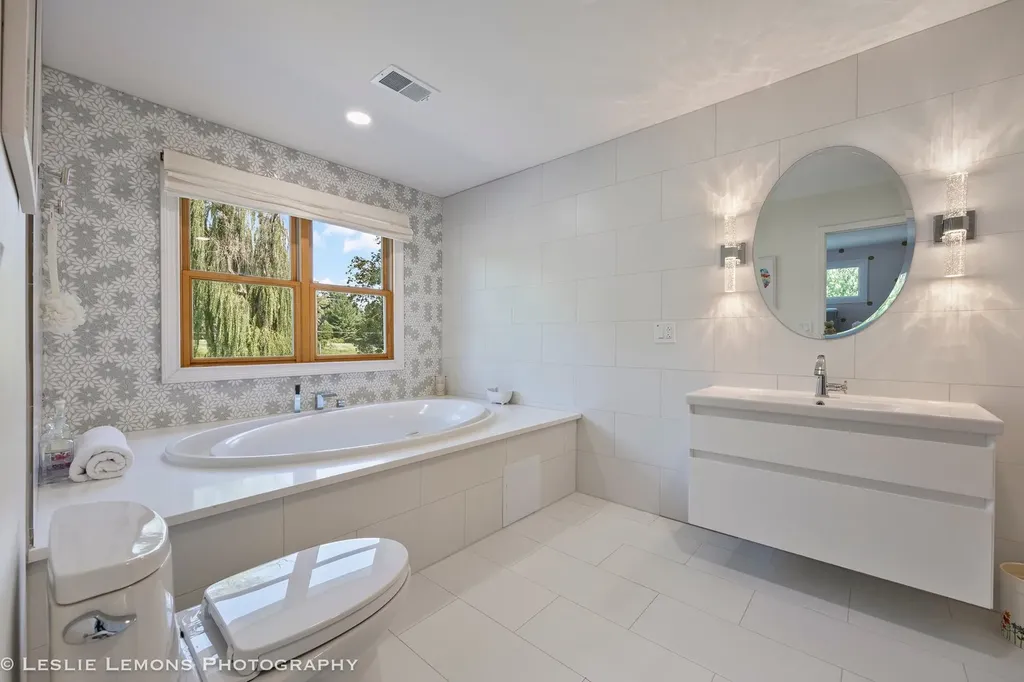 8S452 Bell Drive Naperville IL 60565