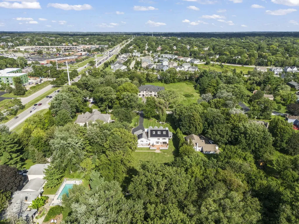 8S452 Bell Drive Naperville IL 60565