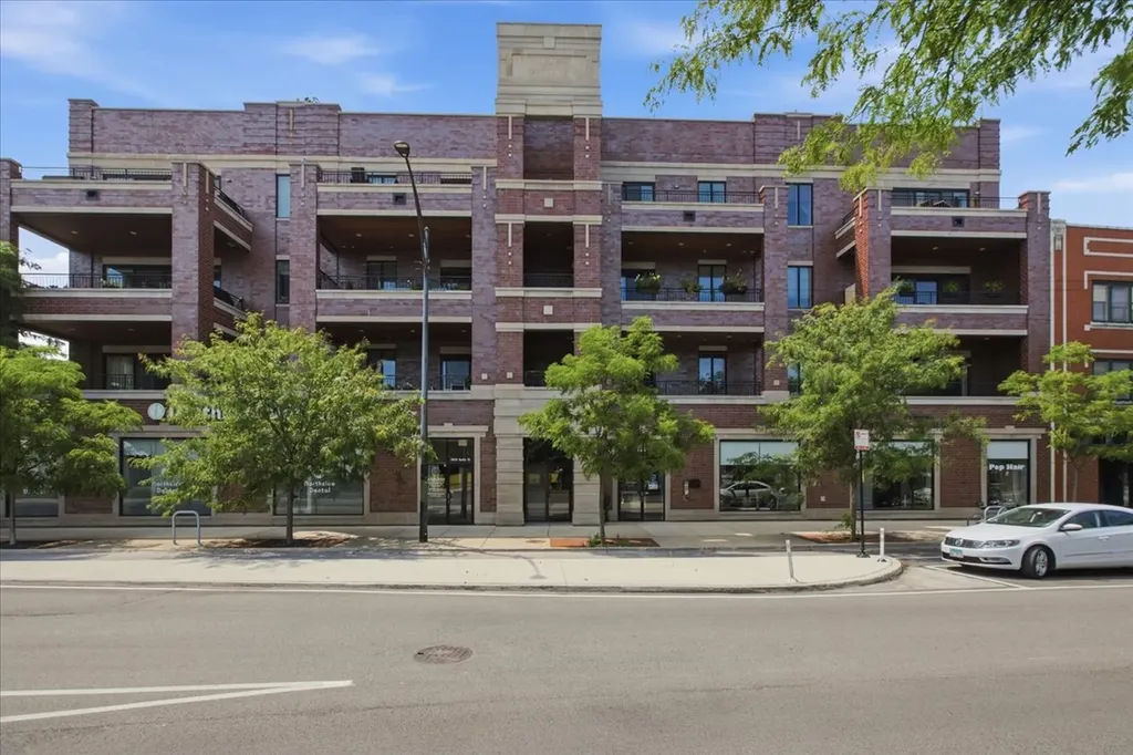 5820 North Clark Street Chicago IL 60660