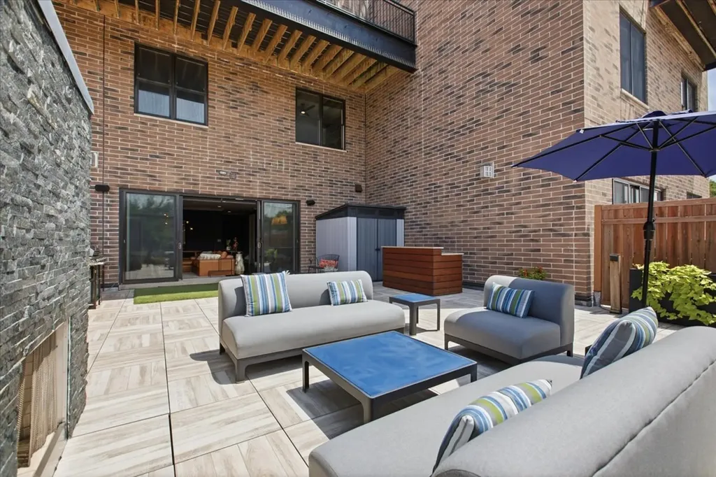 5820 North Clark Street Chicago IL 60660