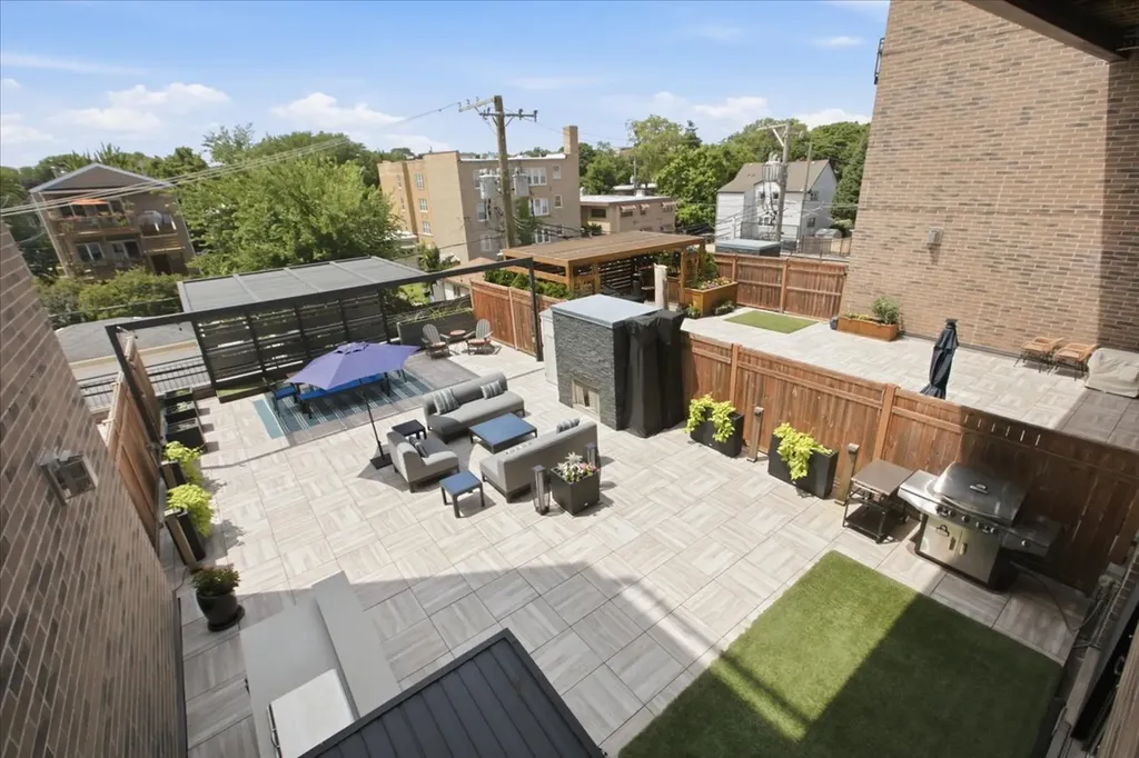5820 North Clark Street Chicago IL 60660